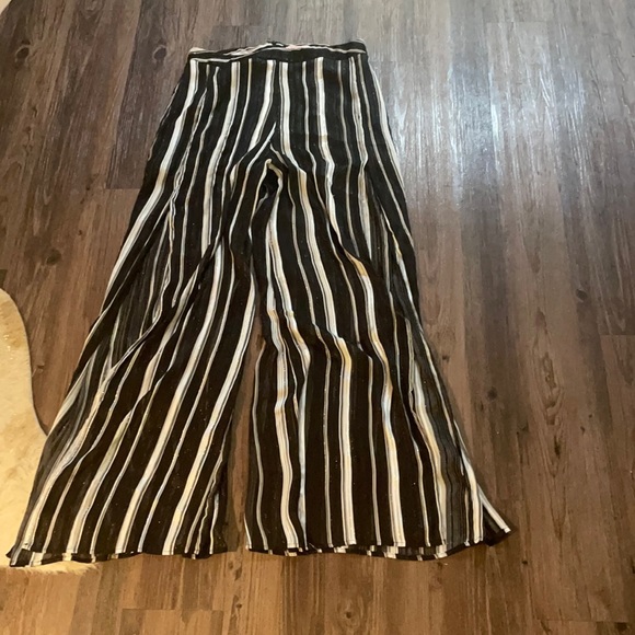 Slit Leg Flared Palazzo Pants - Picture 3 of 4